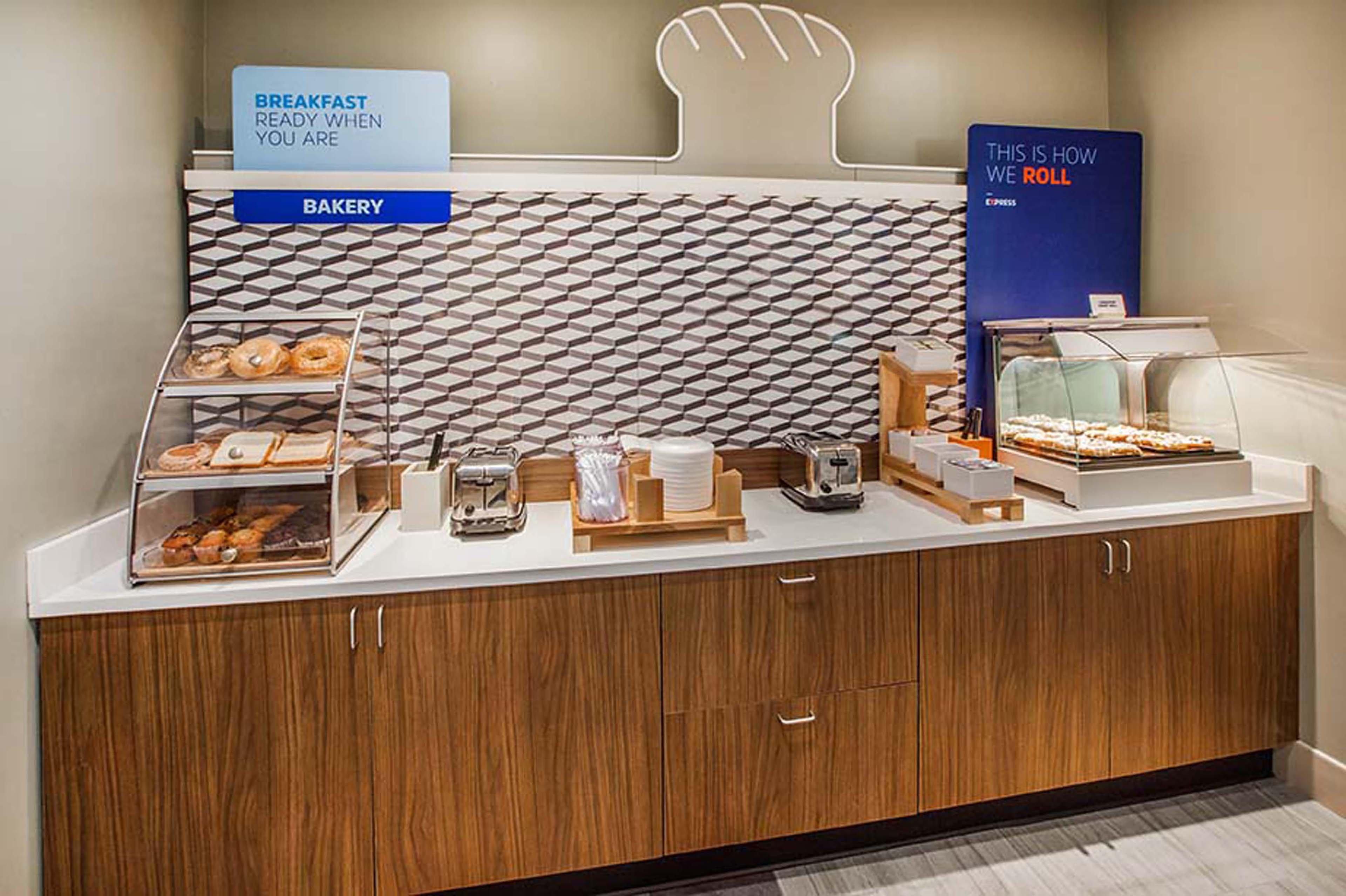 Holiday Inn Express & Suites Malvern By Ihg Extérieur photo